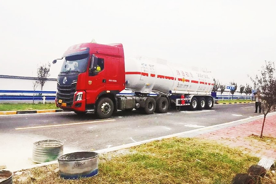 乘龍H5超輕版助力河南省危運處置大比武，成道路貨物運輸新標桿